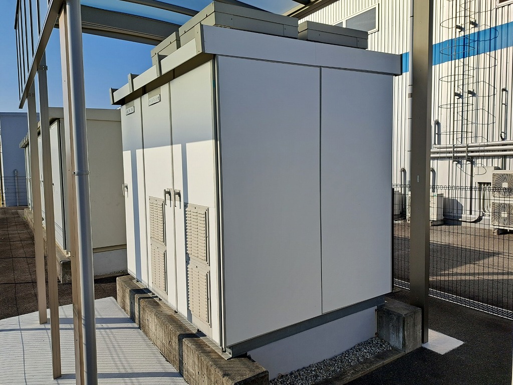 キュービクル 屋外自立型2面体です。 室内保管中です。 製品案内KPA 